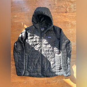 Patagonia Women’s Hooded Nano Puff Black Jacket Size Large great condition